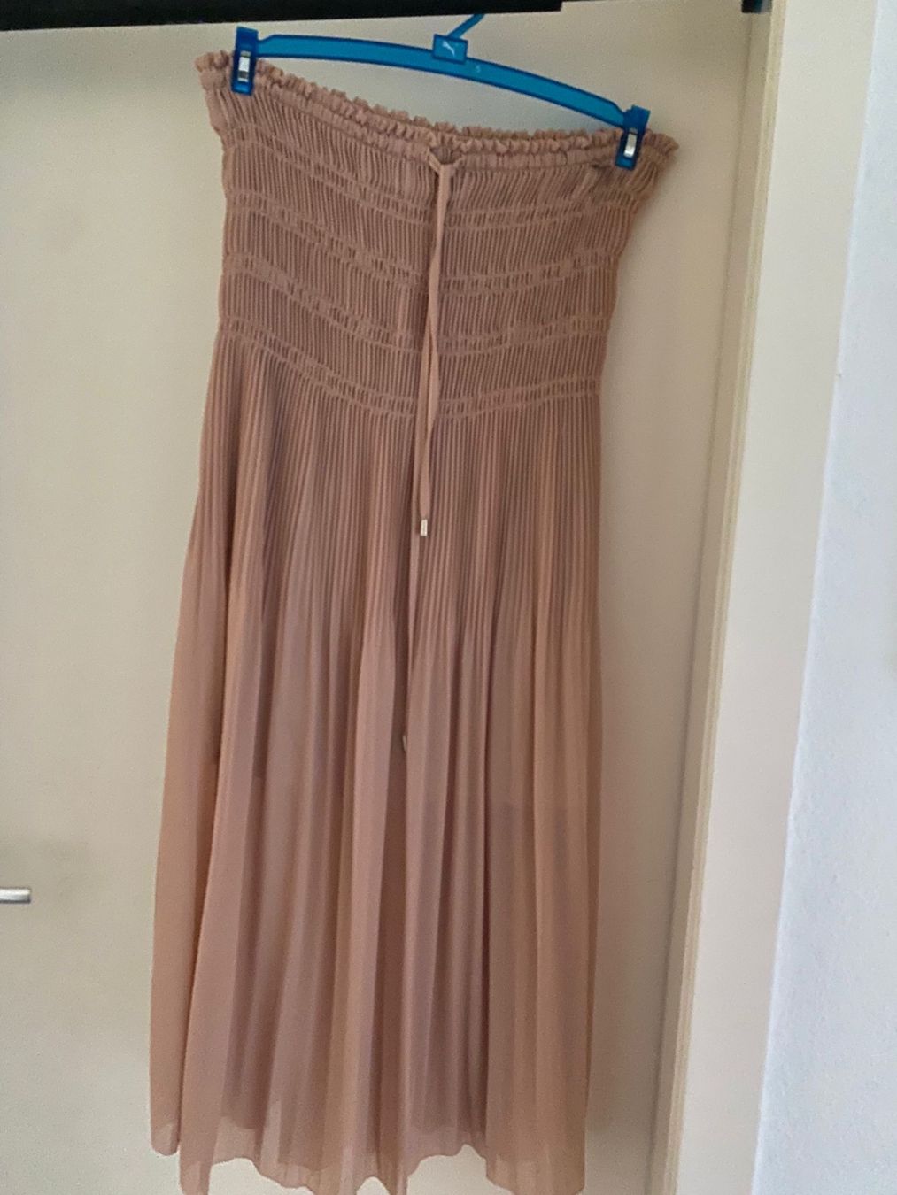 Kleider: Dixie Sommerkleid, Gr. M, wunderschön und leicht. – Neu (gemäss Beschreibung) aus Birsfelden von alex4127