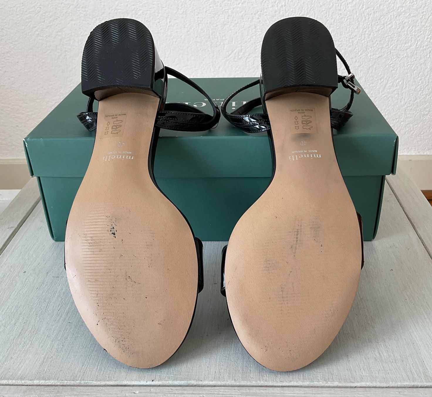 Damenschuhe: Minelli : sandales en cuir noir laqué – Neu und originalverpackt aus Corseaux von Mililaforet75 8