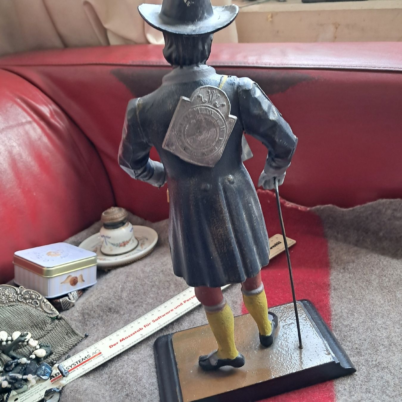 Statuette: Dekorative Schweizer Wanderer Figur mit integrierter Uhr – Usato da Dietikon venduto da una_y6wy 4