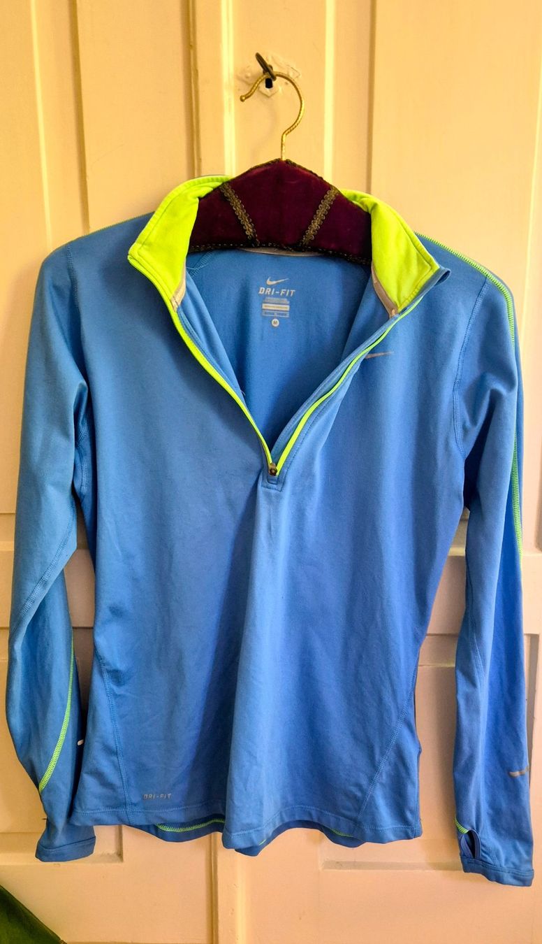 Nike T-shirt: Nike Running Laufshirt Dri-Fit, M – Usato da St. Gallen venduto da Mar_cx6m 1