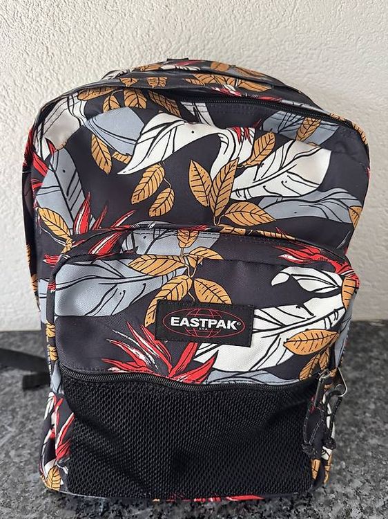 Sac à dos porte-bébé en très bon état (D'occasion) à Le Mouret pour CHF