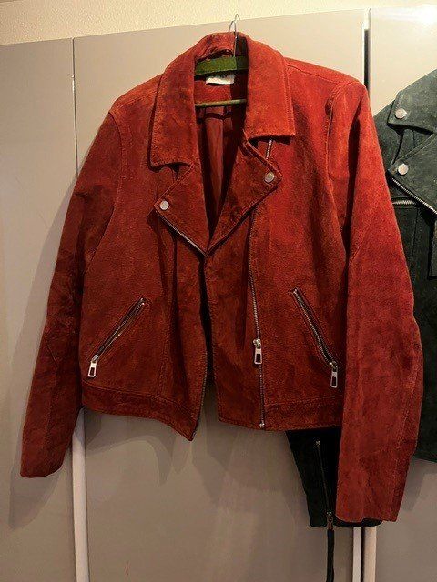 Only Giacche: Wildlederjacke Damen Rot Grösse L – Usato da Hagendorn venduto da Deborah.G
