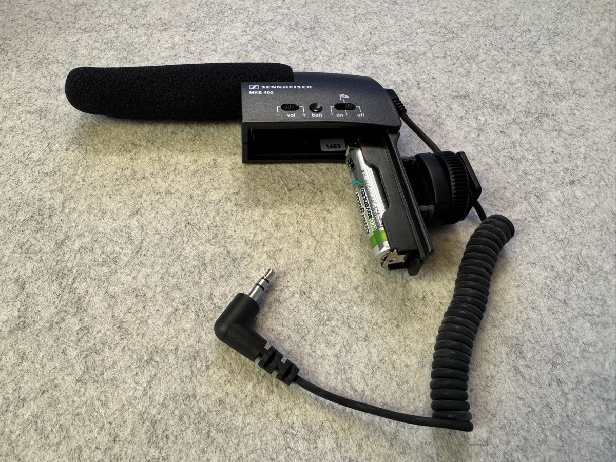 Sennheiser Microfoni: Sennheiser MKE 400 Mikrophon  – Usato da Lupsingen venduto da Smiley1968 1