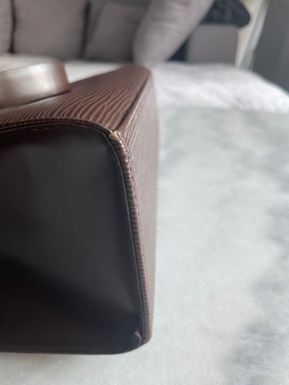 Louis Vuitton Borse da donna: Louis Vuitton Braun Epi Croisette – Usato da Wangen ZH venduto da zurich_vintag 4