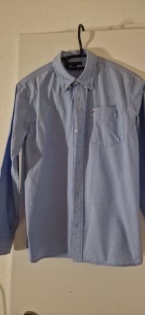 Sehr schönes Knabenhemd Tommy Hilfiger Gr. 158-170