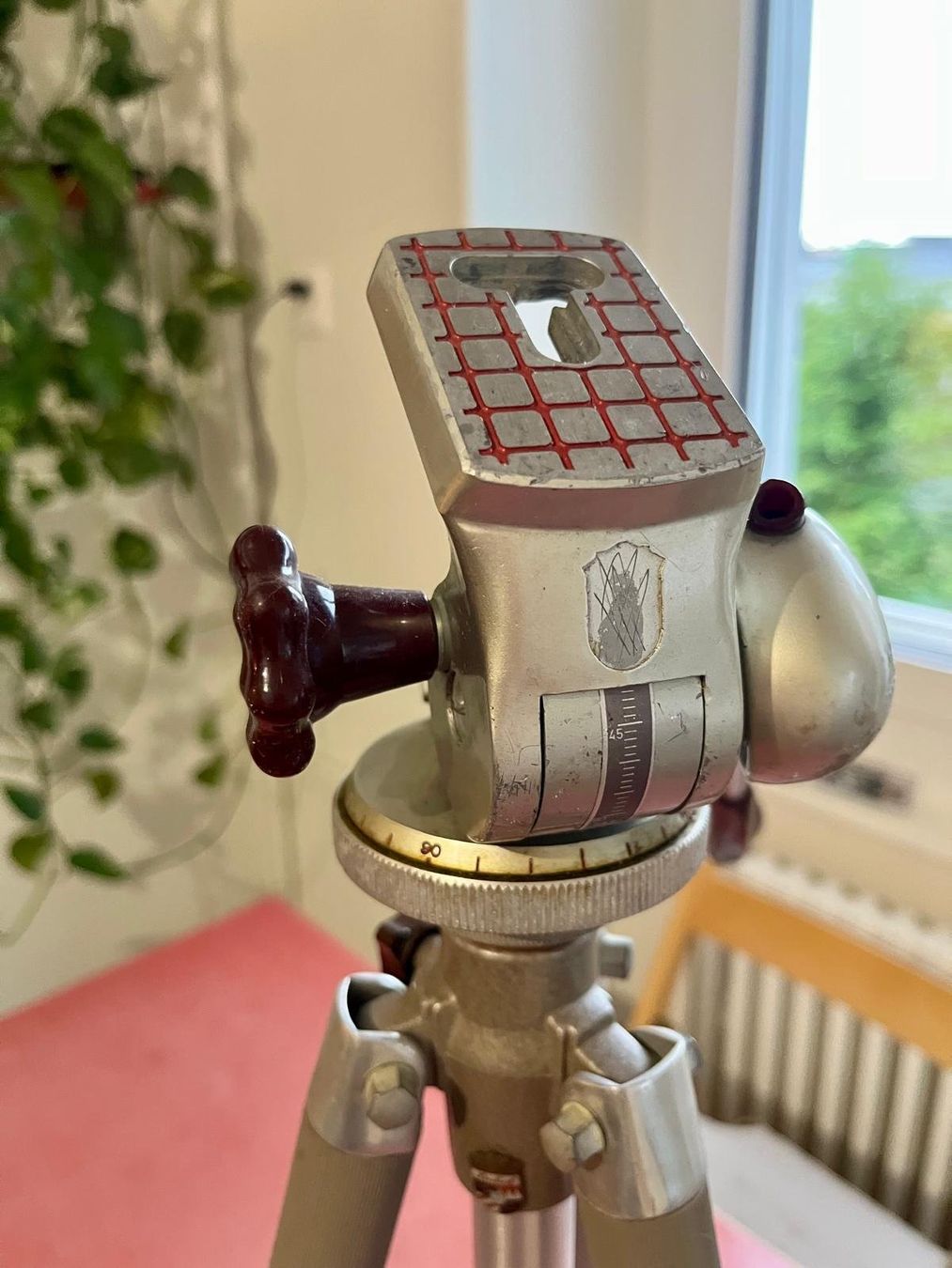 Treppiedi & Teste: VINTAGE KAMERA STATIV – Usato da Basel venduto da rulinfire 3