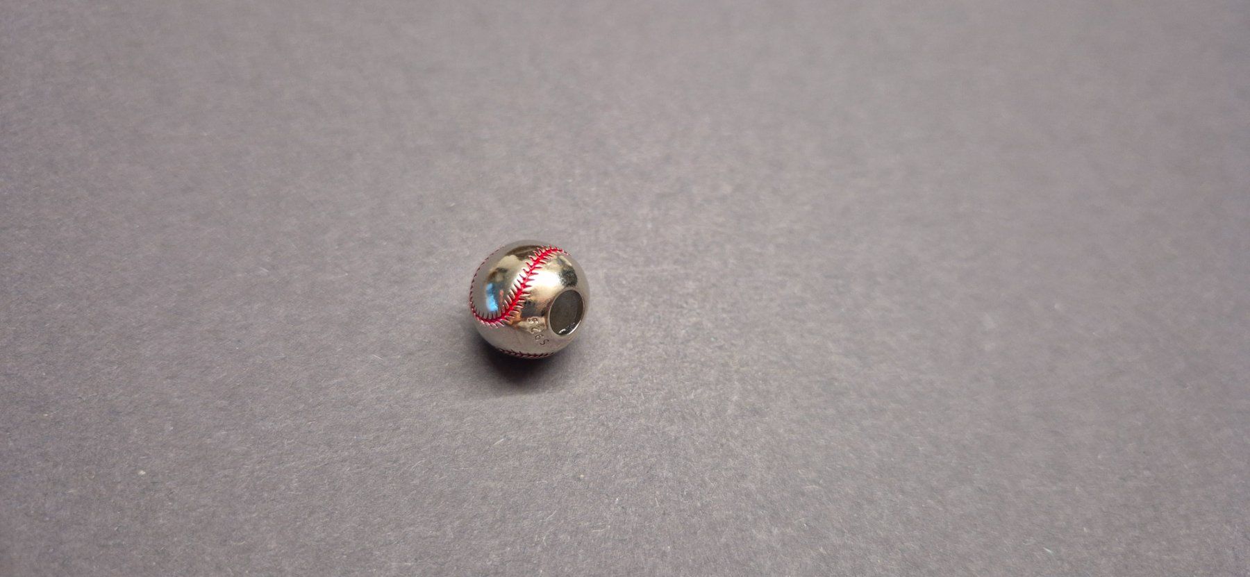 Ciondoli: Silber Charm Baseball +Garantie – Nuovo (secondo la descrizione) da Rotkreuz venduto da Carbone_Bijou-Shop