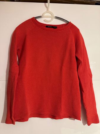Korallefarbiger Pullover Damen