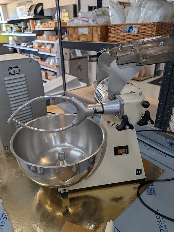 Küchengeräte: Pétrin mélangeur 10 Litres N°18 – Gebraucht aus Etagnières von sav_lwd5