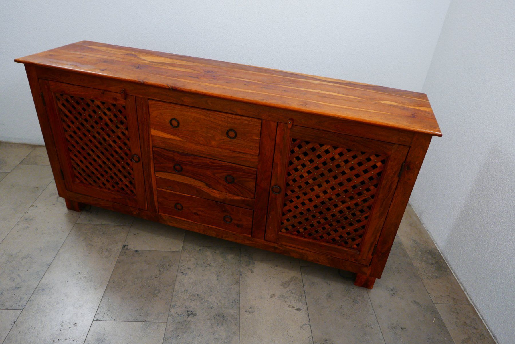 Cassettiere: Wunderschönes massives Sideboard HE009 – Usato da Aesch BL venduto da Zeitstuecke 7