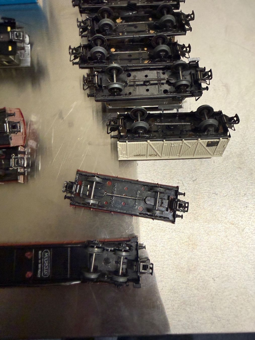 Märklin Modellini di ferrovie: Märklin H0 Personen und Güterwagen – Usato da Glattbrugg venduto da Xena2014 7