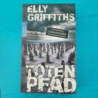 Elly Griffiths- Totenpfad / Thriller