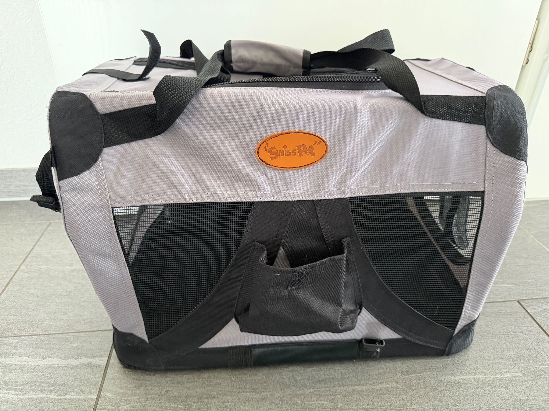 Cucce & Letti: SwissPet Transportbox, Grau/Schwarz – Usato da Stein AG venduto da Markus1967 1