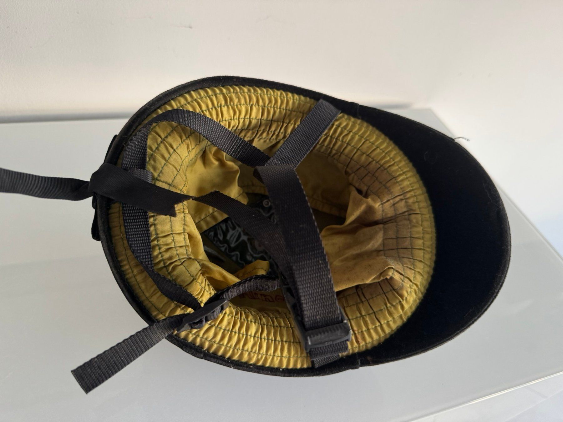 Caschi: Schwarzer Reithelm BELSTAR "Sicherheit- Helm, gebraucht. – Usato da Uhwiesen venduto da mic_kd6g 4