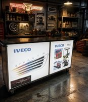 Messe Theke/Rollkasten Iveco LKW/Beleuchtung und Rollen