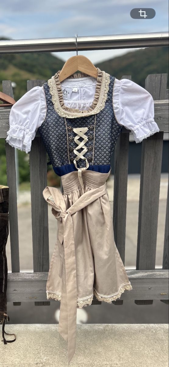 Kleider & Röcke: Dirndl Grösse 116 – Gebraucht aus Merishausen von her_v8b5