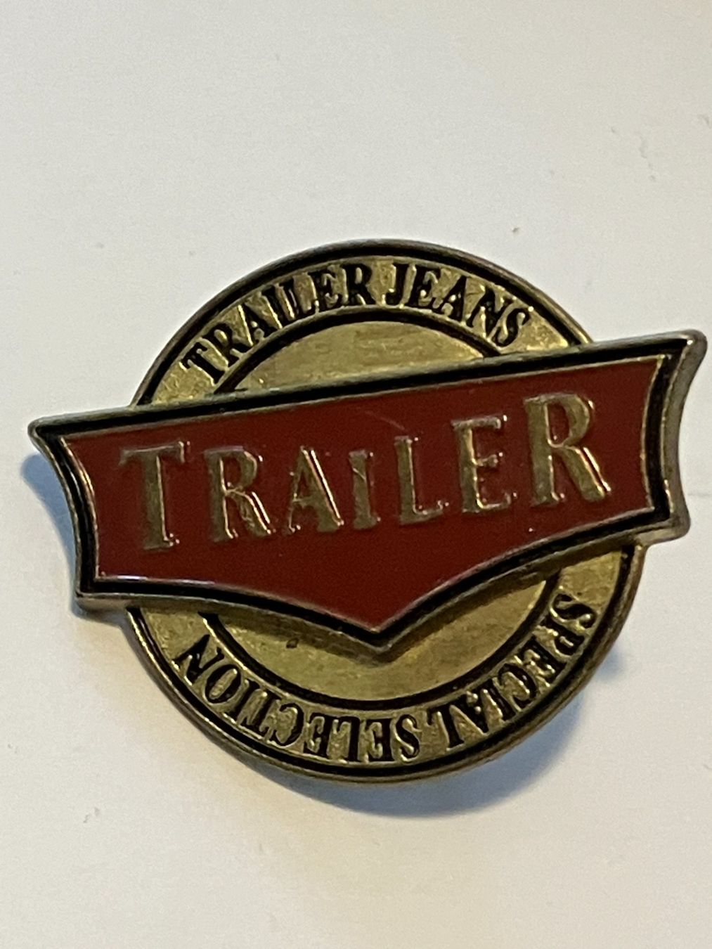 Placchette & Badge: 1 Pin Trailer Jeans – Usato da Basel venduto da djwwpp
