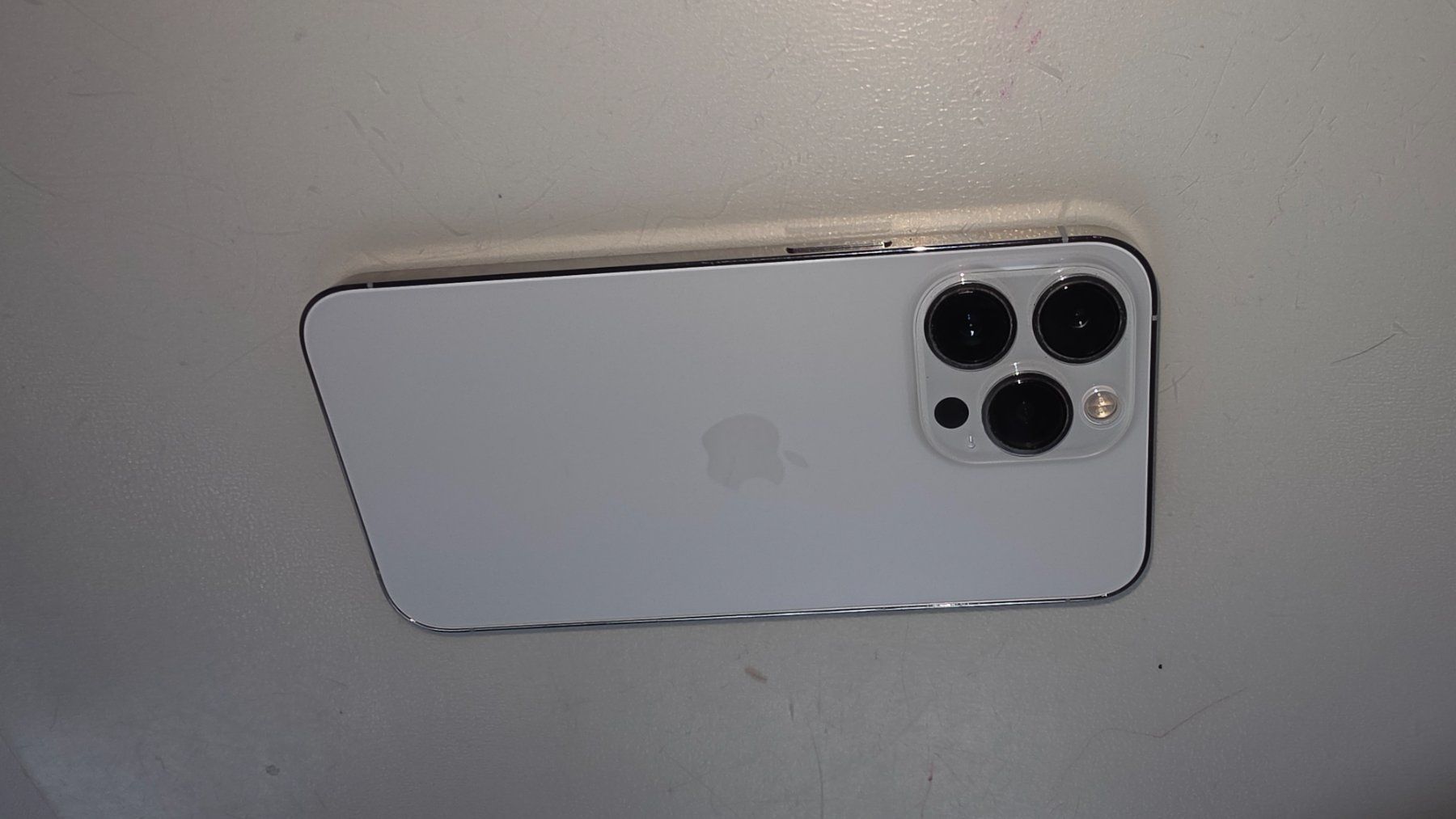 Apple Handys / Smartphones: iPhone 13 Pro, 256GB, Silber - Top Zustand! – Gebraucht aus Allschwil von Perhantino 1