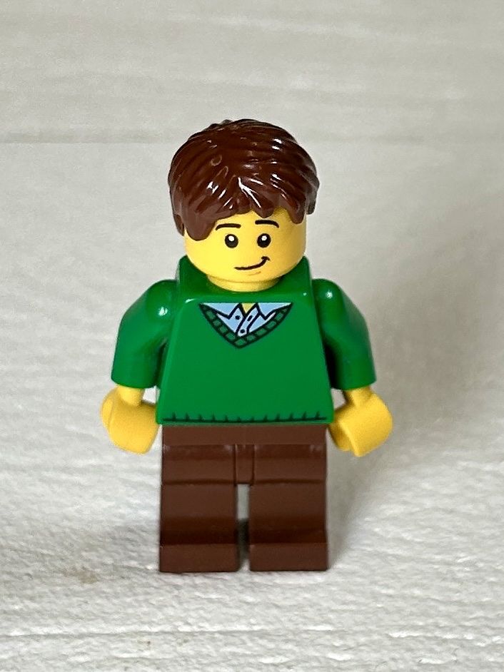 Lego Figuren: LEGO City Minifigur - Mann mit grünem Pullover – Neu (gemäss Beschreibung) aus Burgdorf von Littlebricksplanet