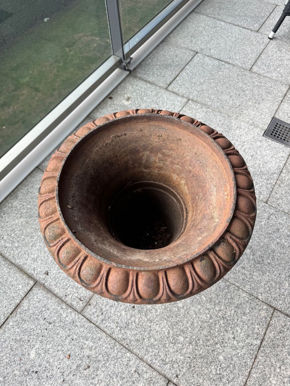 Vasi per fiori: Grosse Gartenamphore mit Rostpatina – Usato da Küssnacht am Rigi venduto da Parsifal 1