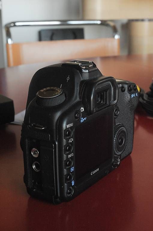 Fotocamera: canon 5 D mark II – Usato da Bassins venduto da nip_7bhz 1