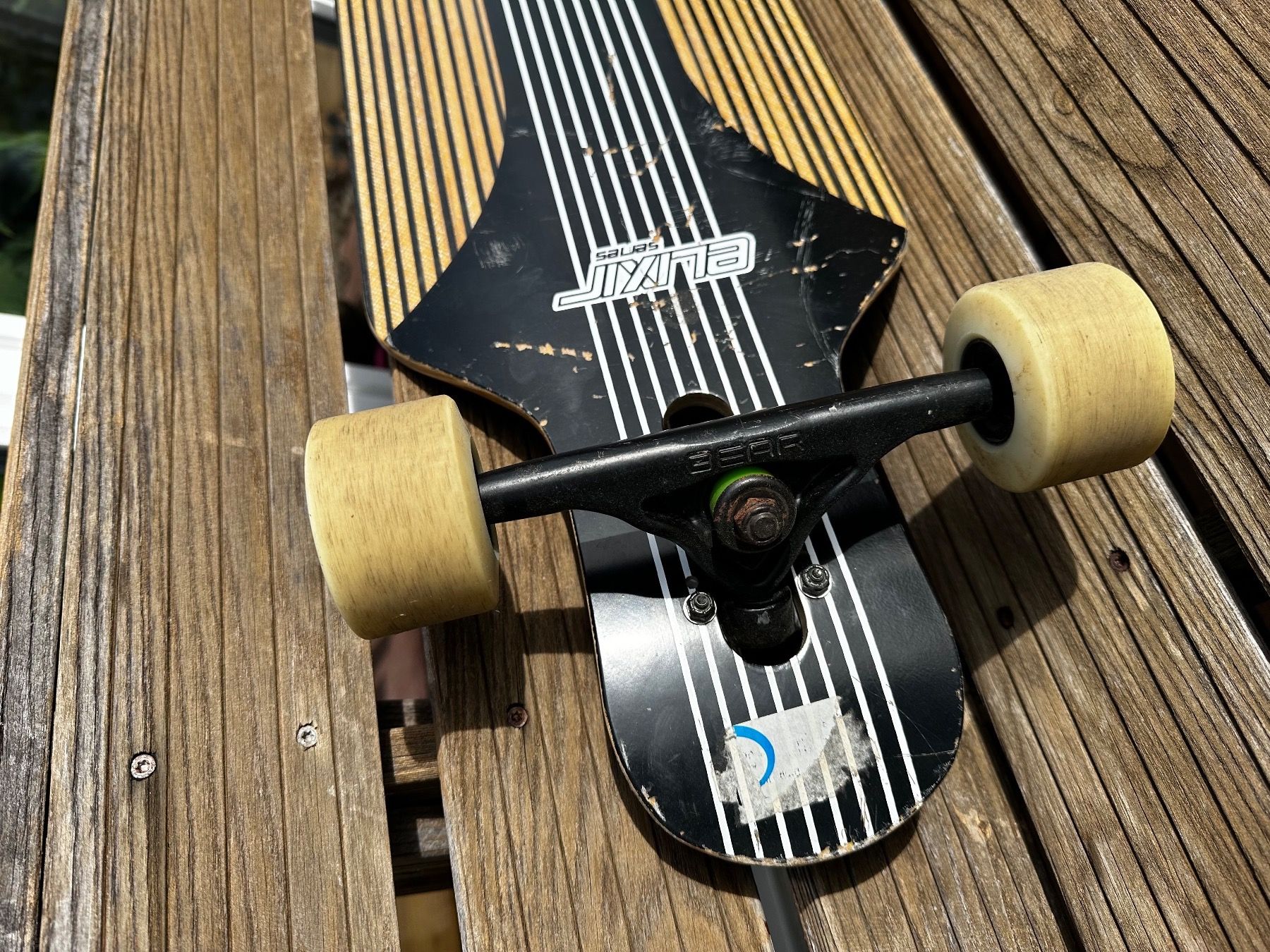 Skateboards: Longboard Carbonizer – Gebraucht aus Richterswil von  6