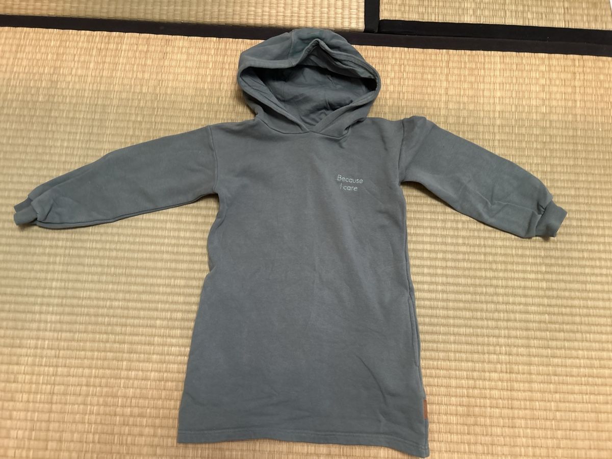 Vestiti & Gonne: Tolles Kleid/ Hoodie 122 – Usato da Uetikon am See venduto da barceloneta