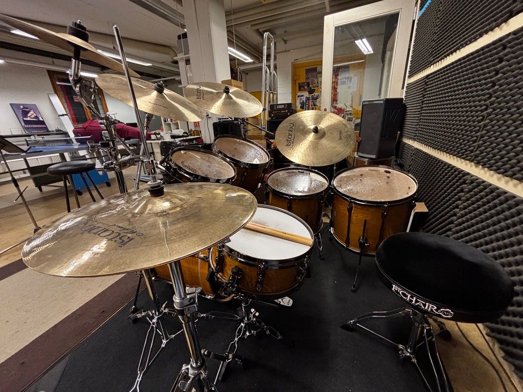 Strumenti musicali: TAMA Superstar Hyperdrive Maple Limited Set 6-teilig – Usato da Spreitenbach venduto da Hemingway69 5