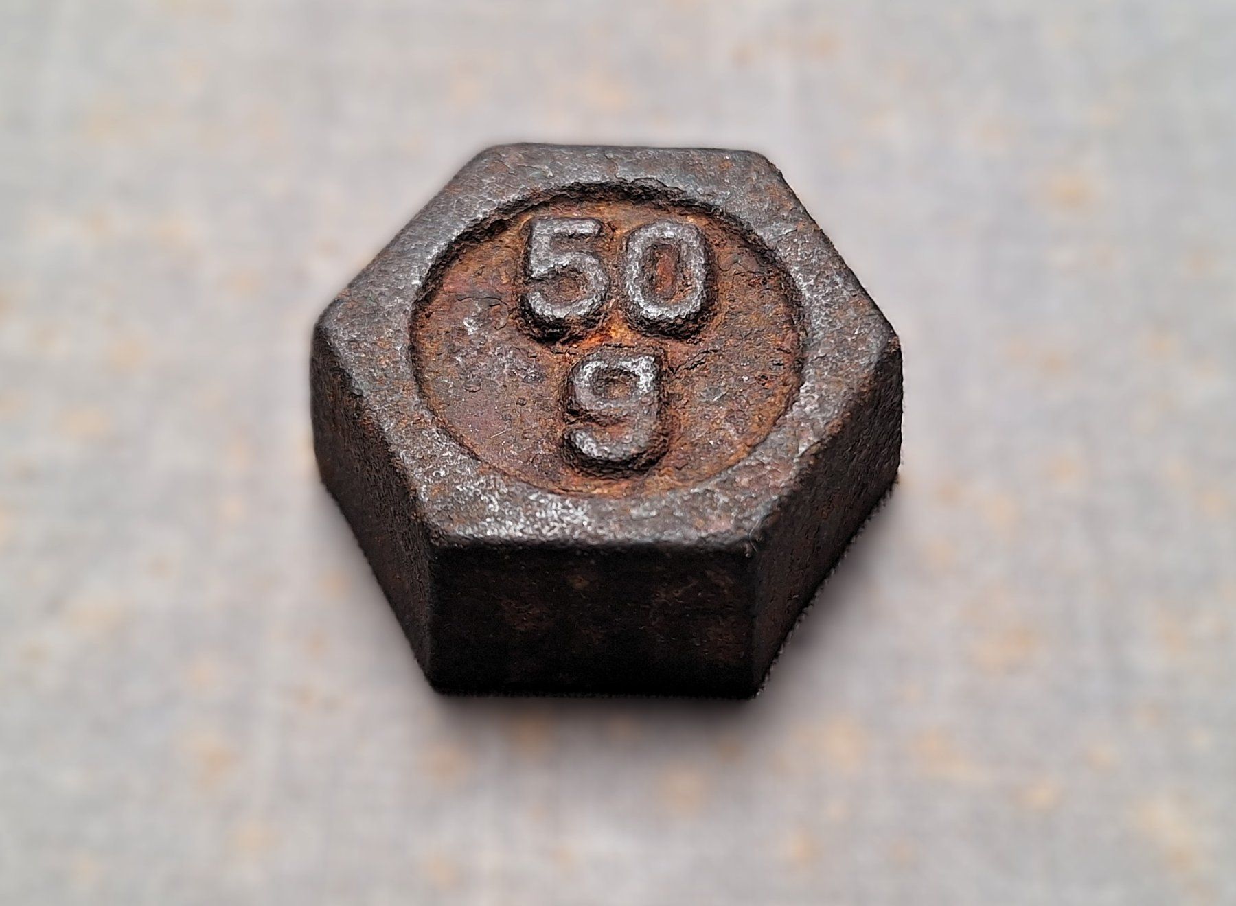 Bilance e pesi: Gewichtsstein 50 Gramm, antik, ab 1.- – Usato da Winterthur venduto da chvch