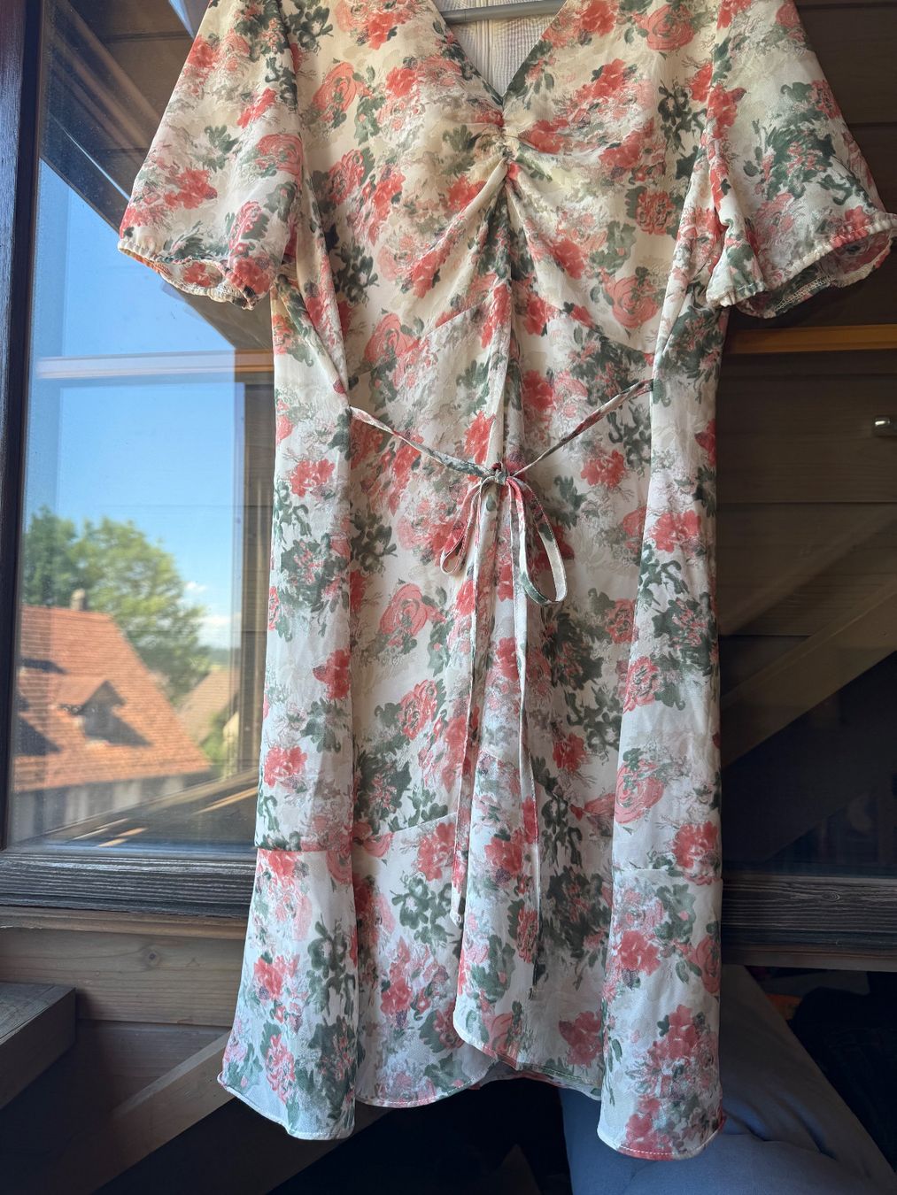 Kleider: Kleid Blumenmuster – Gebraucht aus Aesch (Neftenbach) von Maece_ 1