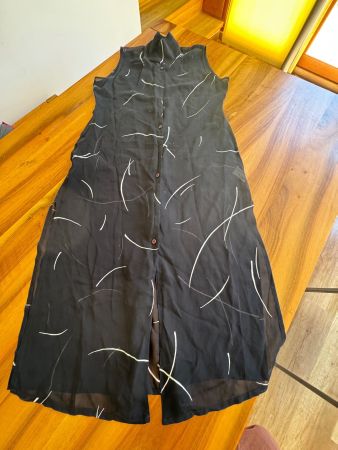 Leichtes Sommerkleid grosse Schnlitze Schwarz, Grösse 40