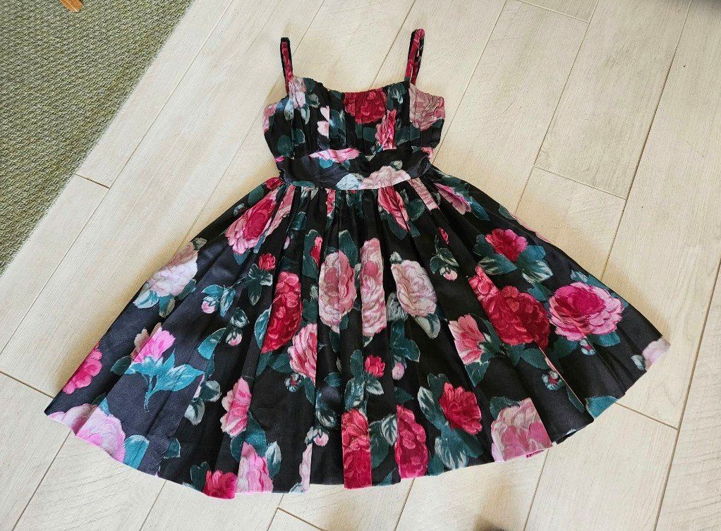 Kleider: Robe de soirée – Gebraucht aus Tschugg von Cob56