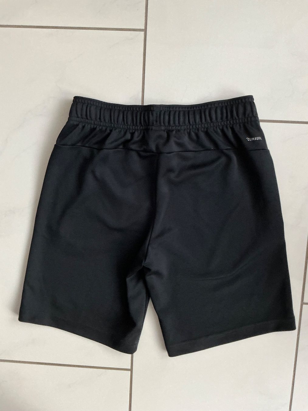 Adidas Pantaloni: Adidas Turnhose Gr.152 – Usato da Biel-Benken BL venduto da Sahra1 1
