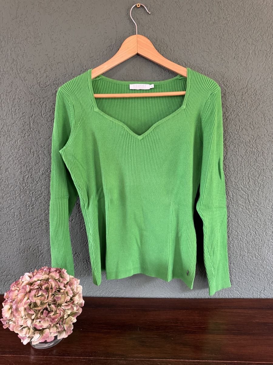 T-shirt: COSTER COPENHAGEN / Tshirt vert vif – Usato da St-Prex venduto da DealsByMom