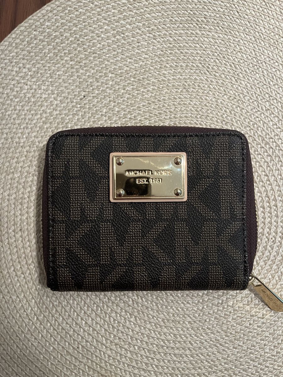 Michael Kors Portamonete: Portemonnaie Michael Kors – Nuovo (secondo la descrizione) da Kehrsatz venduto da lesu_27
