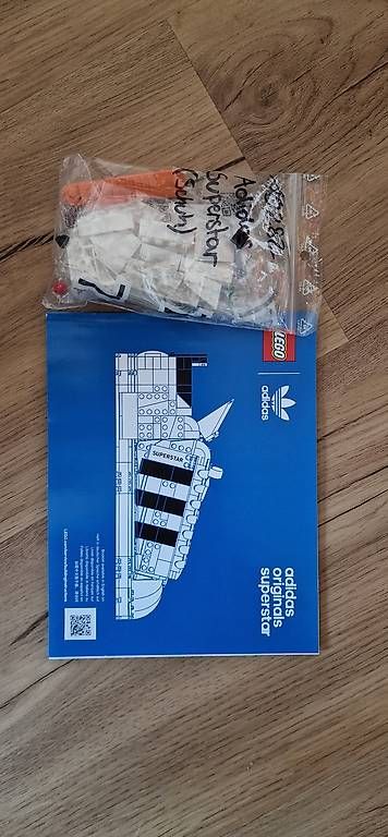 Kit di costruzioni: Lego Adidas Superstar 10282 – Usato da Alberswil venduto da han_brn6 1