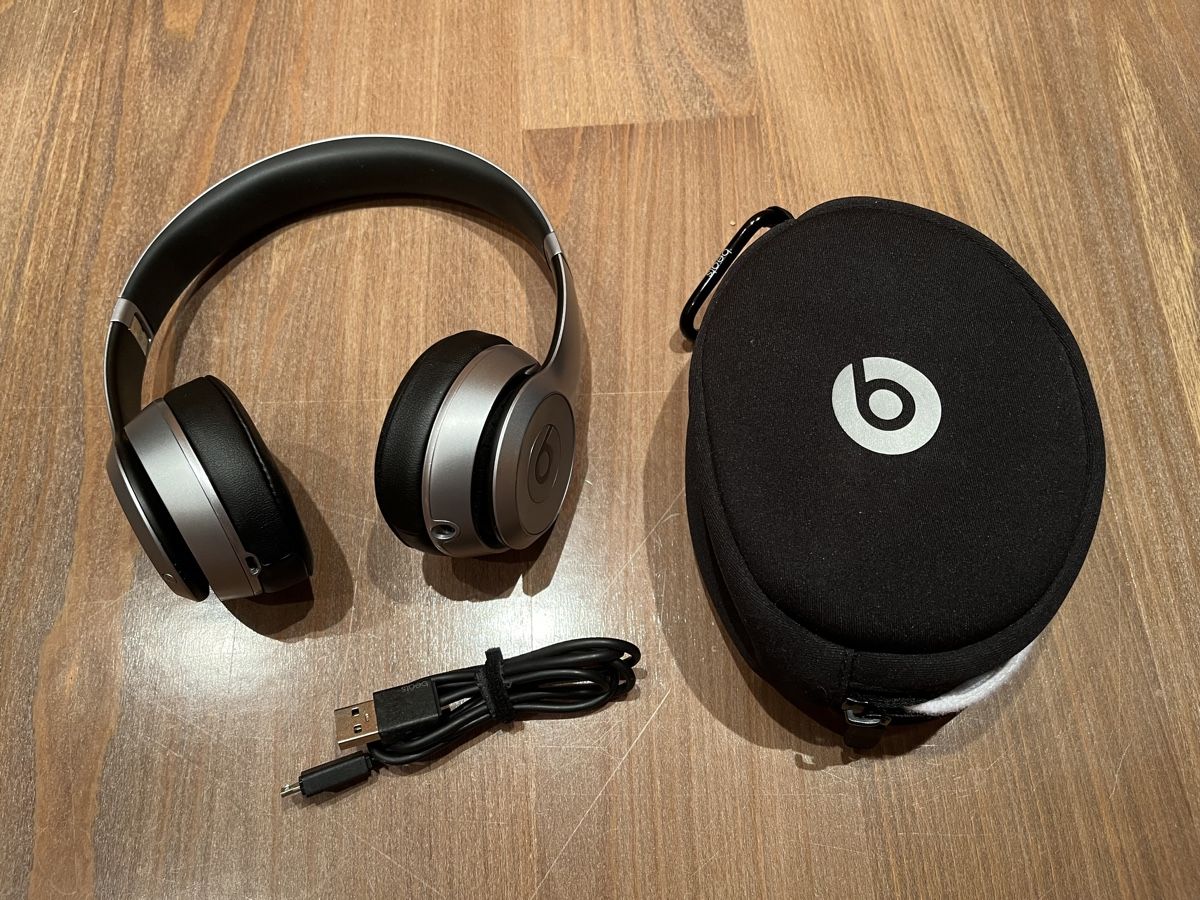 Beats Cuffie: Beats Solo 2 Wireless Kopfhörer Silber – Usato da Langenthal venduto da