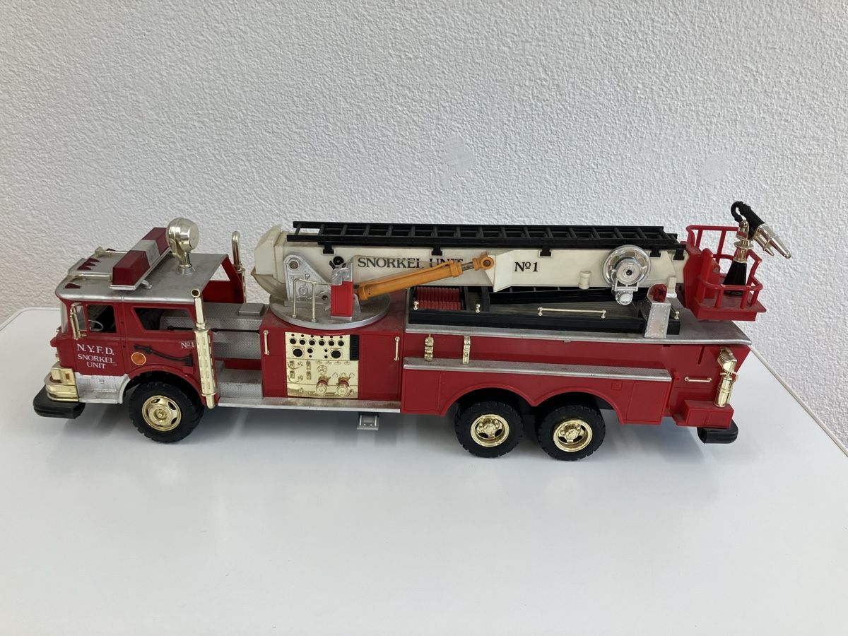 Modellini d'auto: Altes Feuerwehrauto  – Usato da Horgen venduto da Grizzly83