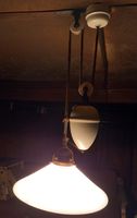 Alte STUBEN - LAMPE; schön und sehr speziell; = mit Gewicht