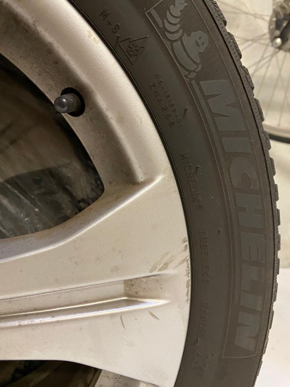 Michelin Pneus & Kompletträder: 4 Winterräder Renault Scenic – Gebraucht aus Wetzikon ZH von chr_sxr9 2