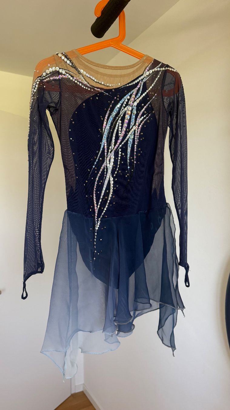 Vestiti & Gonne: Kürkleid Gr. 140-150 – Usato da Urdorf venduto da liska55 6