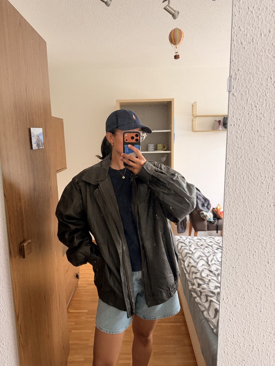 Vestes: Authentic vintage oversize leather jacket – D'occasion à Steinhausen par myclosetsale