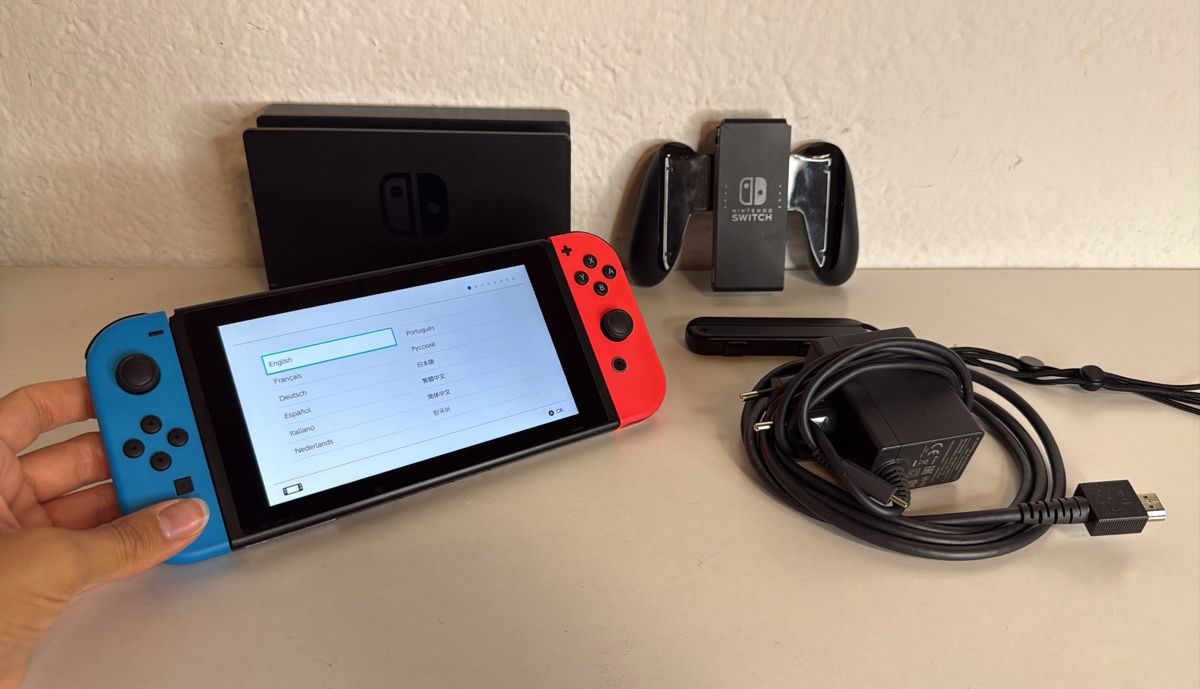 Nintendo Konsolen: Nintendo Switch Console with Accessories 🎮 – Gebraucht aus Ehrendingen von bubulence 2