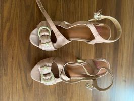 Sandalen mit Plateu Absatz