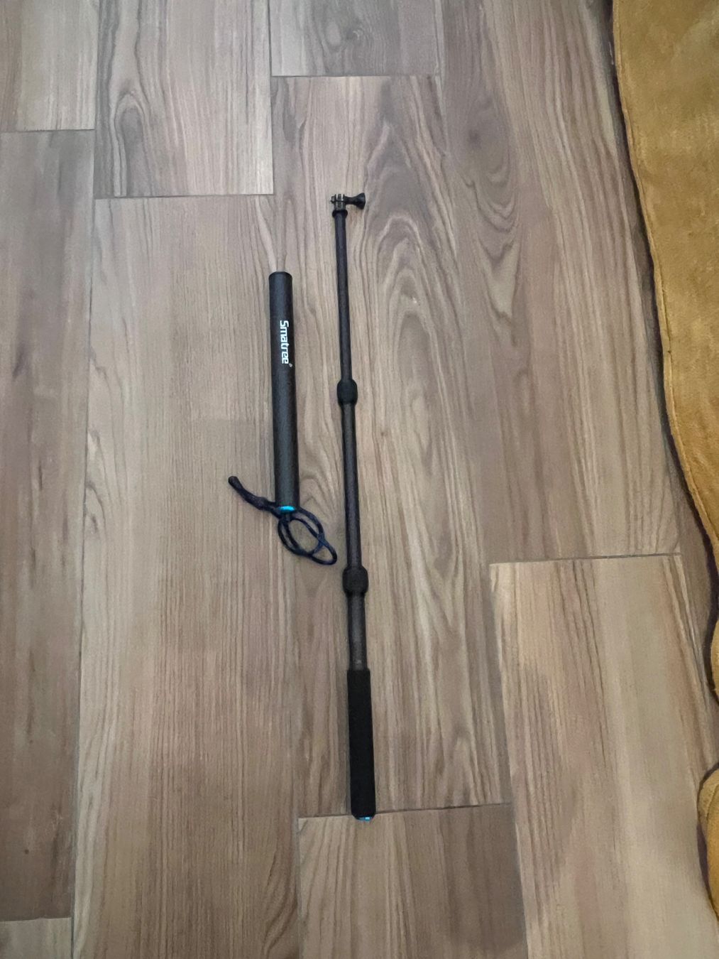 Action Cam: Smatree Removable Extendable Carbon Fibre Pole – Usato da Hinwil venduto da jua_t8vd 1