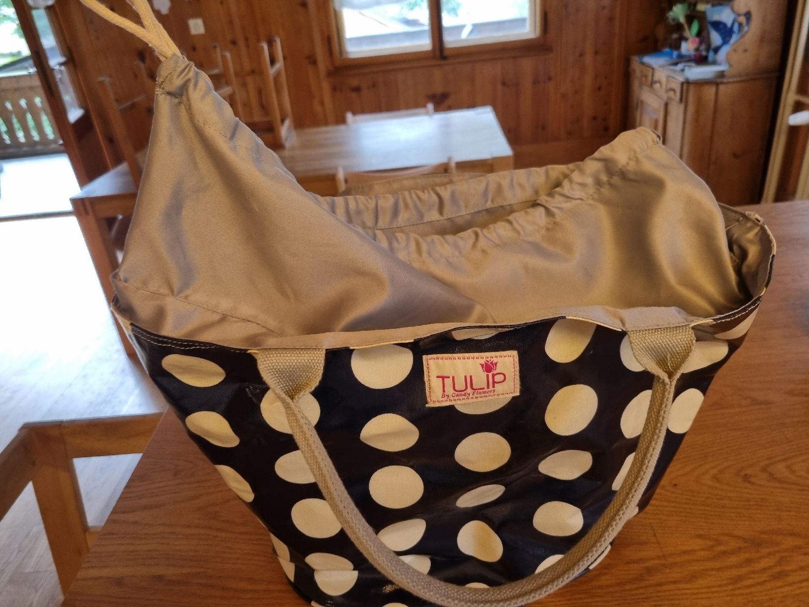 Tulip Borse da donna: Sac à poids TULIP – Usato da Château-d'Oex venduto da mae_6pqm 1