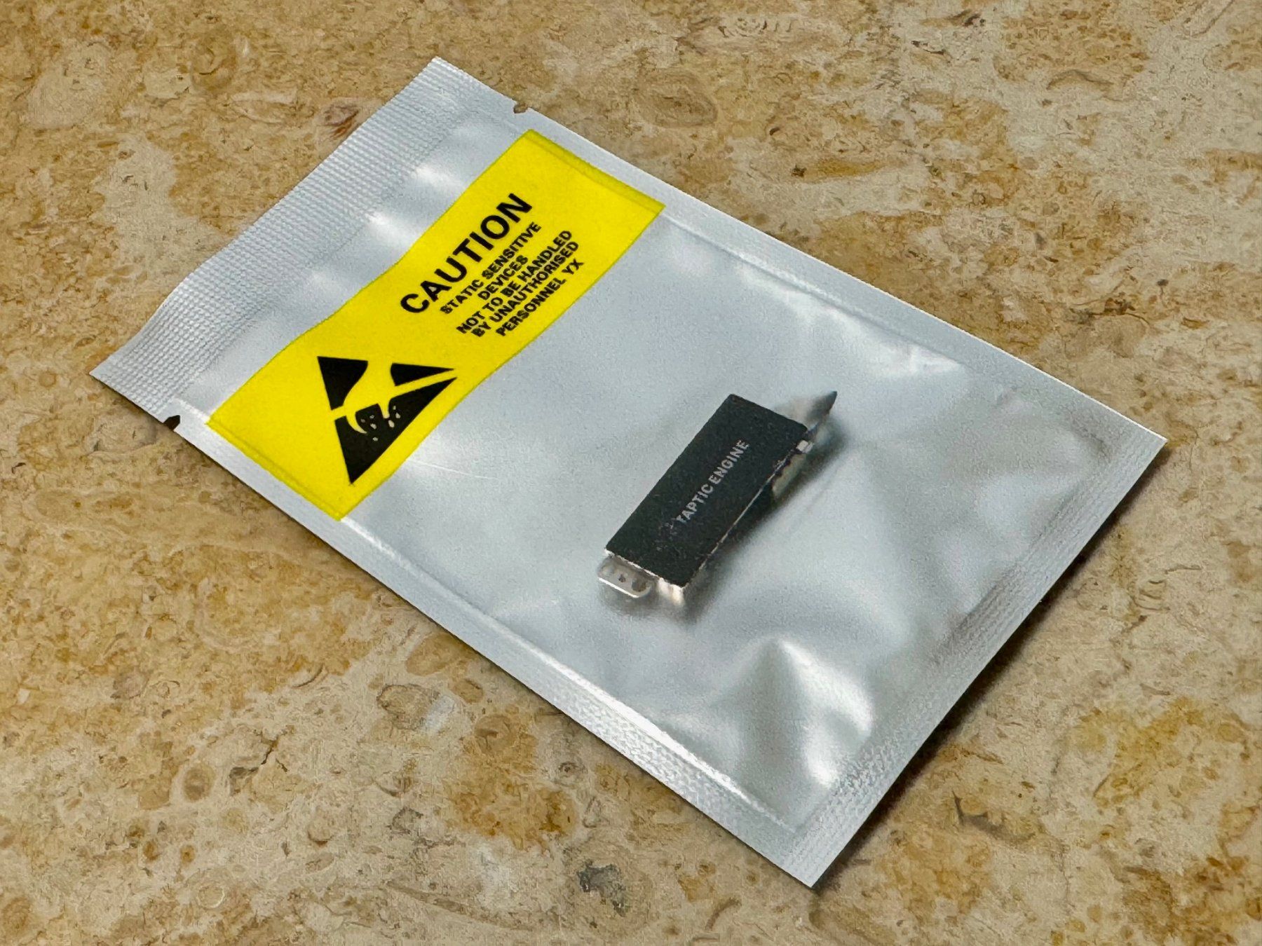 Apple Handys / Smartphones: iPhone 11 - Vibrator Taptic Engine – Neu und originalverpackt aus Soyhières von Spartan117 3