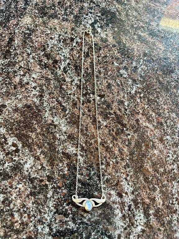 Catenine: Collier argent et opale – Usato da Perroy venduto da barballalla 1