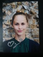 Inez Bjørg David - signierte Autogrammkarte