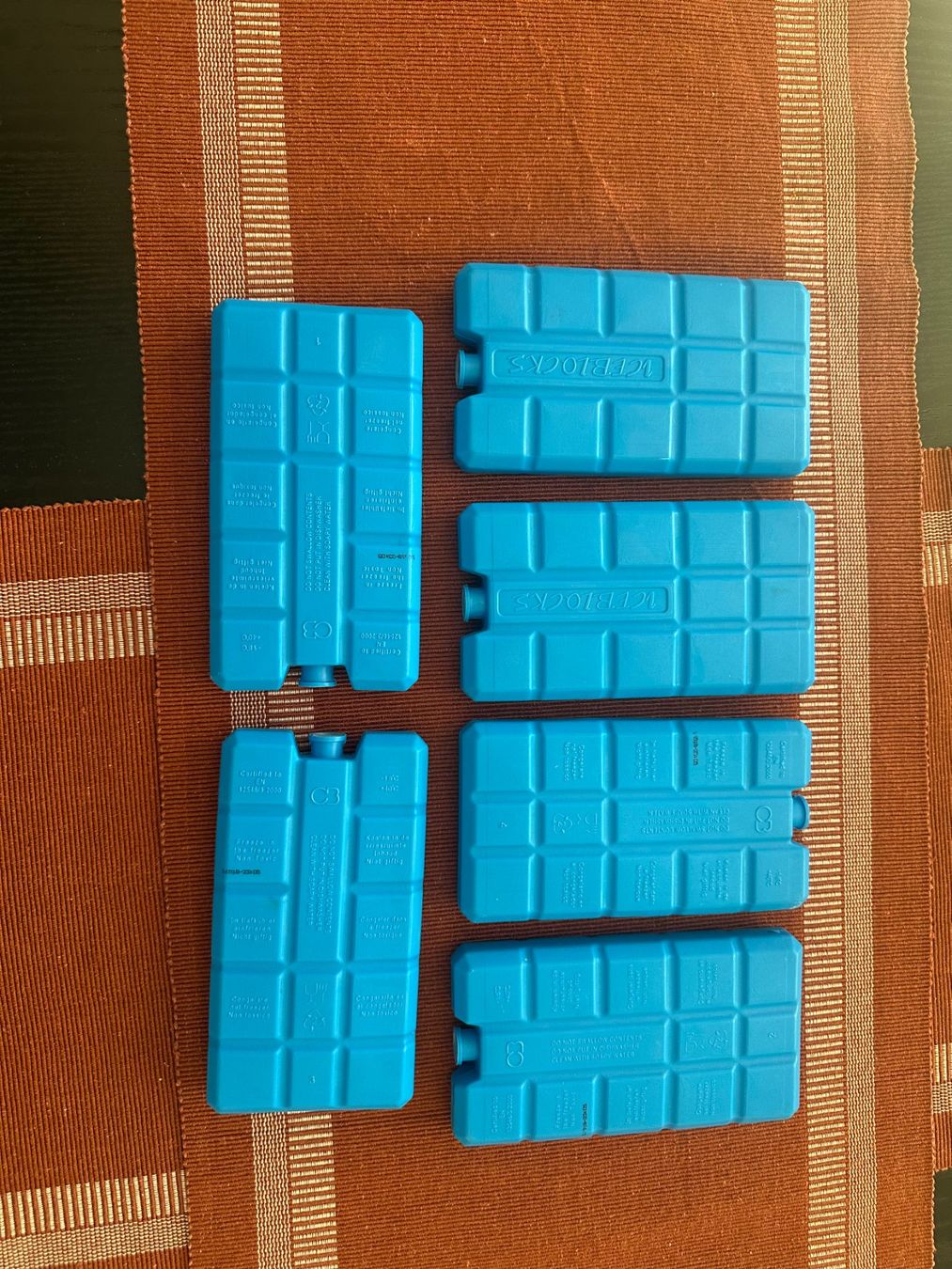 Trattori: Blocs réfrigérants, Accumulateurs de froid - 6 pcs – Usato da Payerne venduto da pop_ghf9